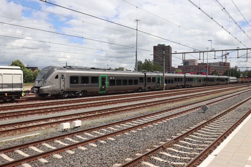 Gloednieuwe Zweedse Civity door Nederland getrokken